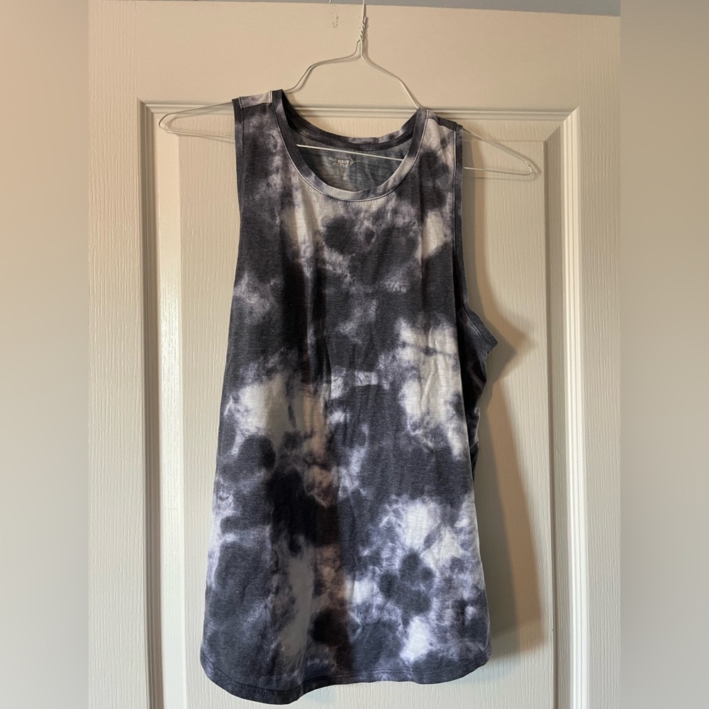 Old Navy Black and White Tie-Dye Tank Top